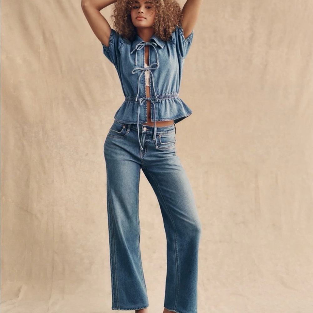 American Eagle Stretch High Waisted Stovepipe Jean